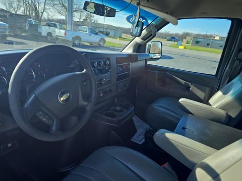 Used 2016 Chevrolet Express 2500 image 20