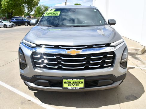Used 2025 Chevrolet Equinox LT image 3