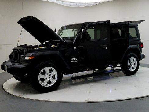 Used 2019 Jeep Wrangler Unlimited Sport S image 11