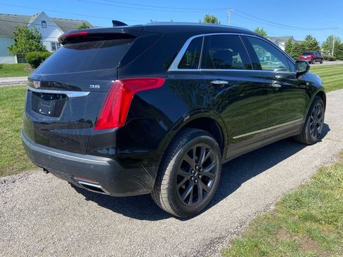 Used 2018 Cadillac XT5 Platinum w/ Driver Assist Package AWD/4WD image 5