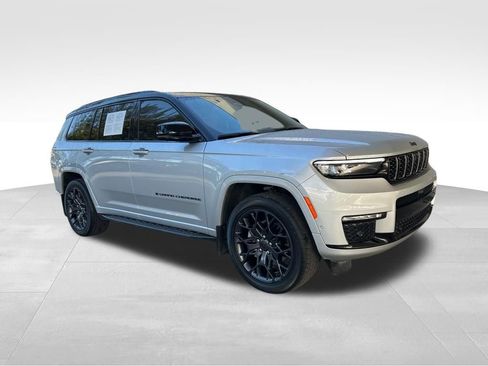 Used 2025 Jeep Grand Cherokee L Summit w/ Advanced Protech Group IV image 2