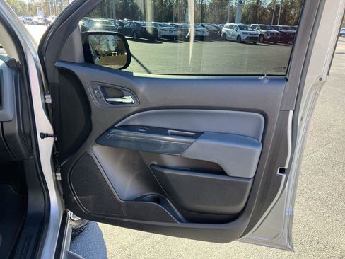 Used 2017 Chevrolet Colorado Z71 image 32