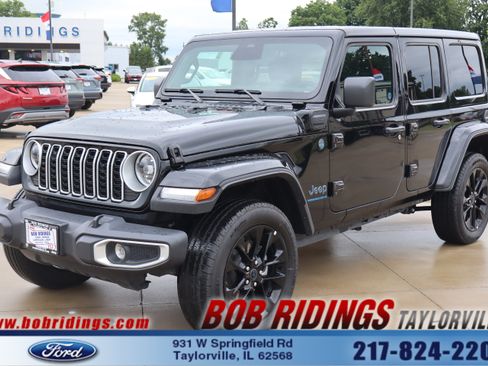 Used 2025 Jeep Wrangler Unlimited Sahara w/ Safety Group AWD/4WD image 1