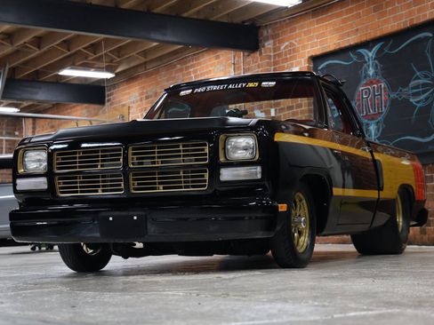 Used 1992 Dodge D/W Truck 150 image 4