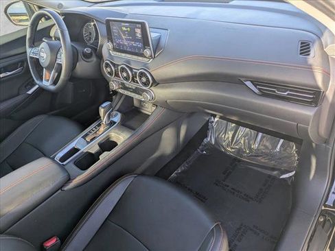 Used 2022 Nissan Sentra SR w/ SR Premium Package image 19