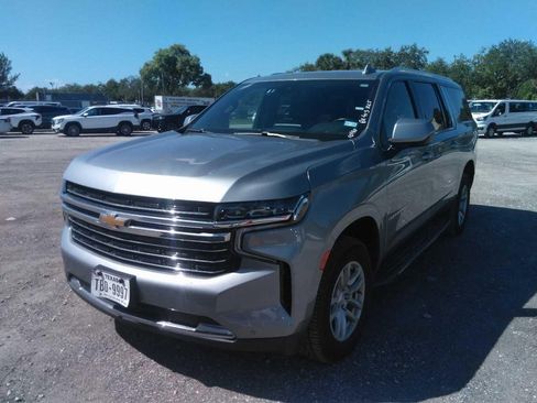 Used 2023 Chevrolet Suburban LT image 1