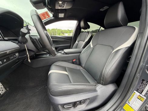 Used 2025 Toyota Camry SE w/ Multimedia Upgrade Package FWD image 5