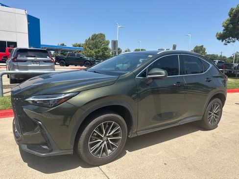 Used 2024 Lexus NX 250 FWD w/ Towing Package (2000 Lbs) image 2