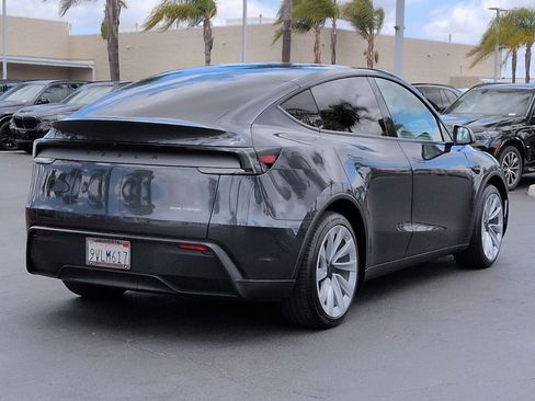 Used 2026 Tesla Model Y AWD image 10