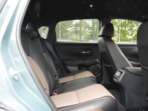 Used 2025 Honda HR-V Sport image 32