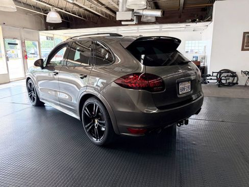 Used 2013 Porsche Cayenne GTS AWD/4WD image 8