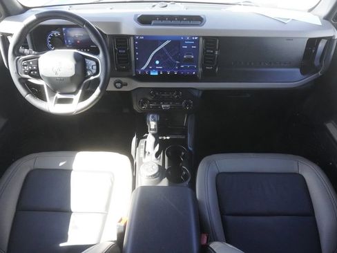 Used 2022 Ford Bronco Wildtrak image 9