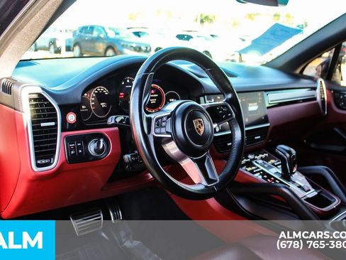 Used 2023 Porsche Cayenne S Platinum w/ Premium Package Plus image 30