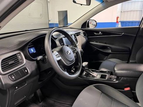 Used 2020 Kia Sorento AWD V6 image 21