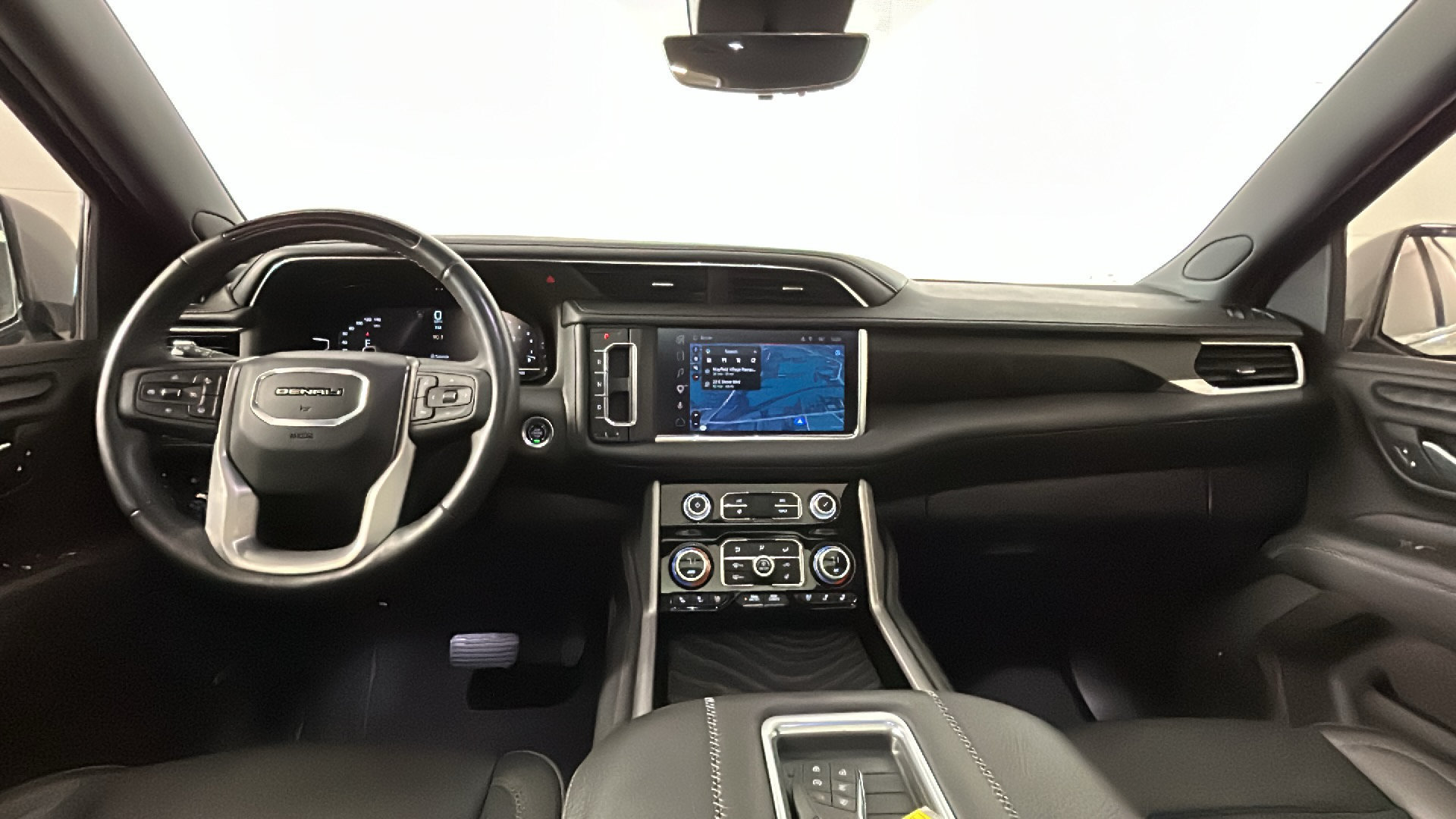 Used 2024 GMC Yukon XL Denali w/ Denali Reserve Package AWD/4WD image 33