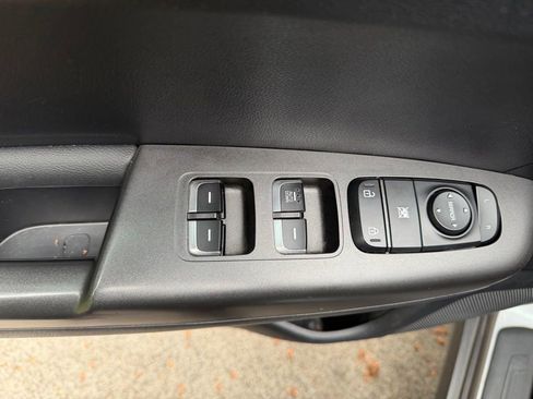Used 2022 Kia Sportage LX AWD/4WD image 11