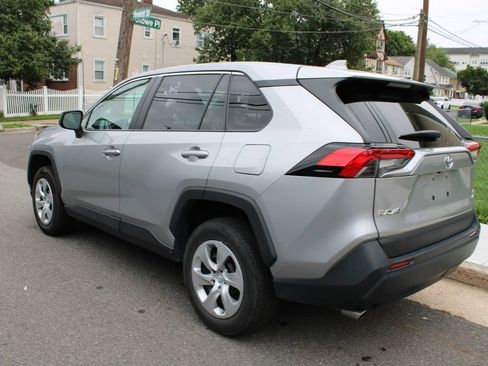 Used 2025 Toyota RAV4 LE AWD/4WD image 7