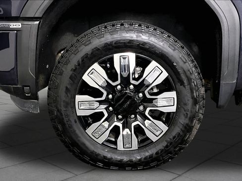 Used 2024 GMC Sierra 2500 Denali w/ Denali Reserve Package AWD/4WD image 11