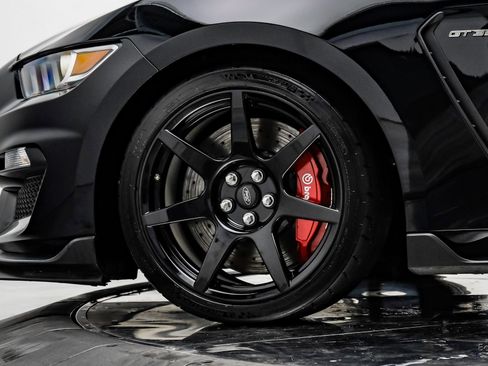 Used 2018 Ford Mustang Shelby GT350R w/ GT350R Equipment Group 920A RWD image 82