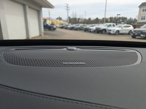 New 2026 Volvo XC90 T8 Ultra w/ Protection Package Premier image 36