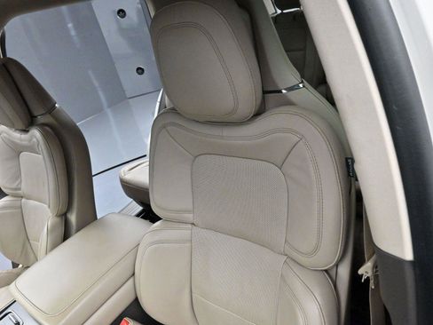 Used 2020 Lincoln Aviator Reserve w/ Equipment Group 202A image 16