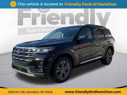 Used 2025 Ford Explorer Active w/ Active Comfort Package image 3