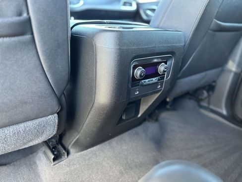 Used 2022 Chevrolet Tahoe Z71 image 9