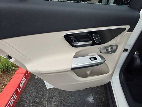 New 2026 Mercedes-Benz GLC 350e 4MATIC image 19