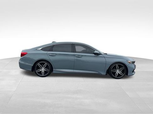 Used 2021 Honda Accord Touring image 6