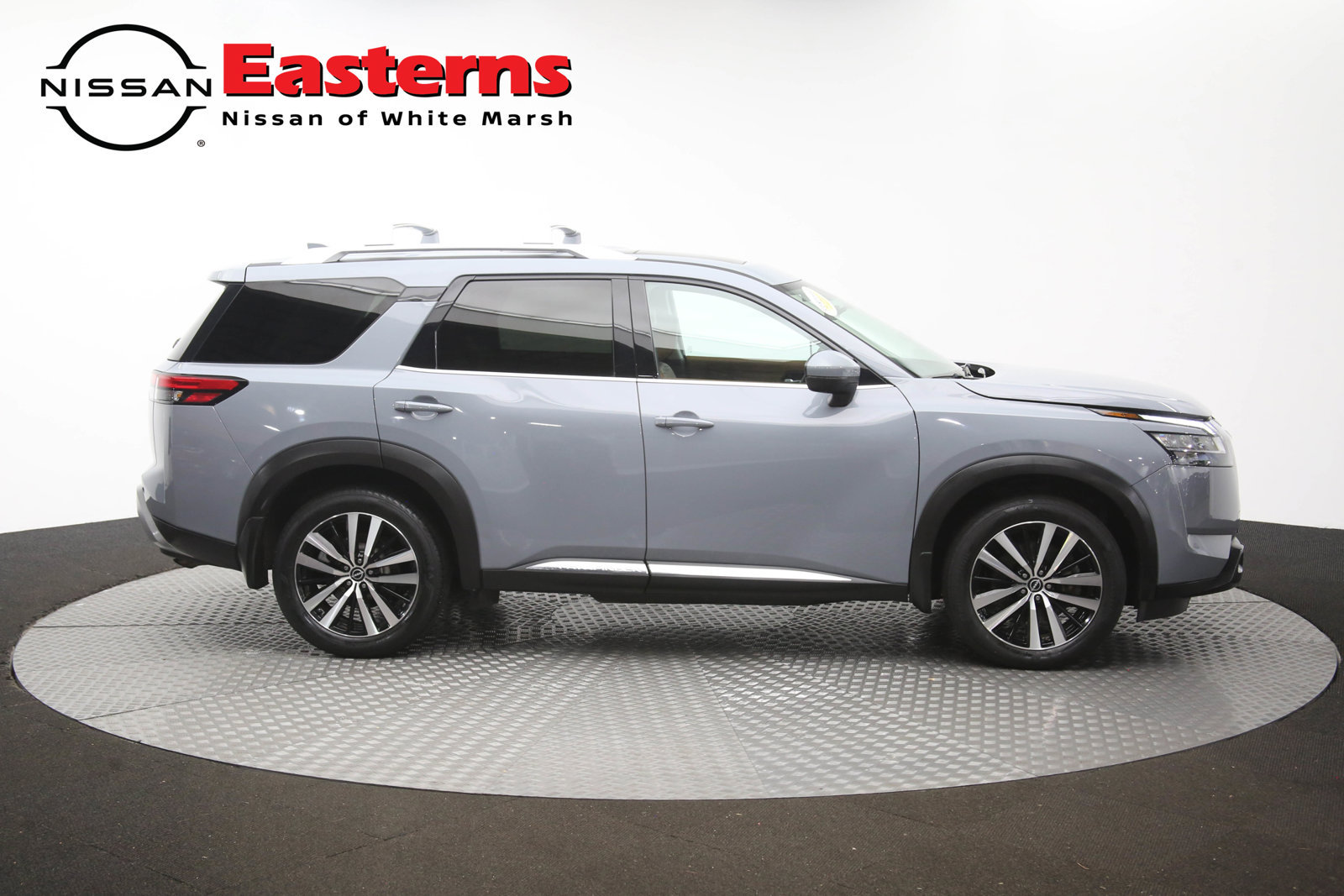Used 2023 Nissan Pathfinder Platinum w/ Cargo Package AWD/4WD image 44