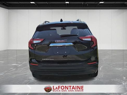 Used 2023 GMC Terrain SLE w/ Driver Convenience Package FWD image 4