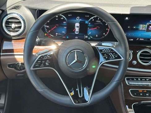 Certified 2022 Mercedes-Benz E 350 4MATIC Sedan image 11