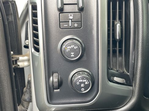 Used 2018 Chevrolet Silverado 1500 LT w/ All Star Edition AWD/4WD image 27