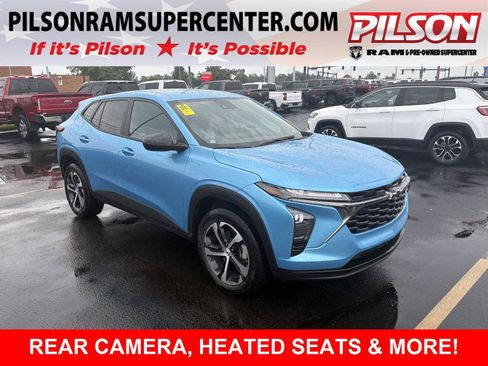 Used 2025 Chevrolet Trax RS w/ Driver Confidence Package FWD image 1