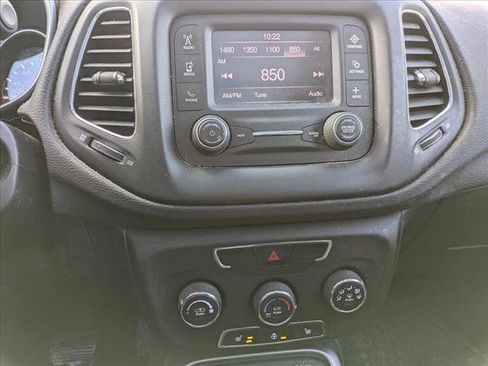 Used 2018 Jeep Compass Latitude w/ Cold Weather Group image 12