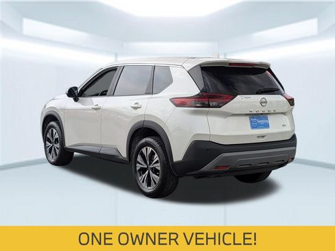 Certified 2022 Nissan Rogue SV FWD image 4