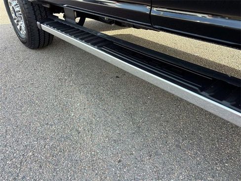 Used 2022 Ford F250 XLT w/ XLT Premium Package image 11