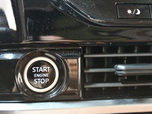 Used 2024 Nissan Pathfinder Platinum FWD image 67