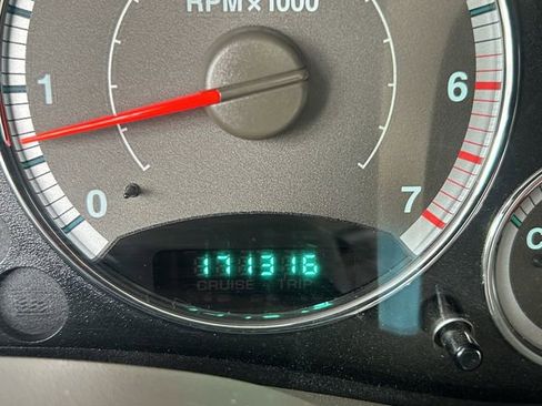 Used 2005 Jeep Liberty Limited image 32