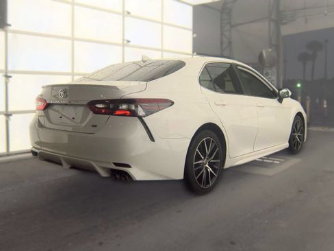 Used 2023 Toyota Camry SE FWD image 6