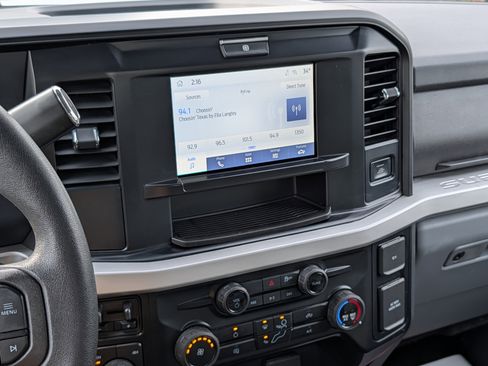 Used 2025 Ford F250 XLT image 18