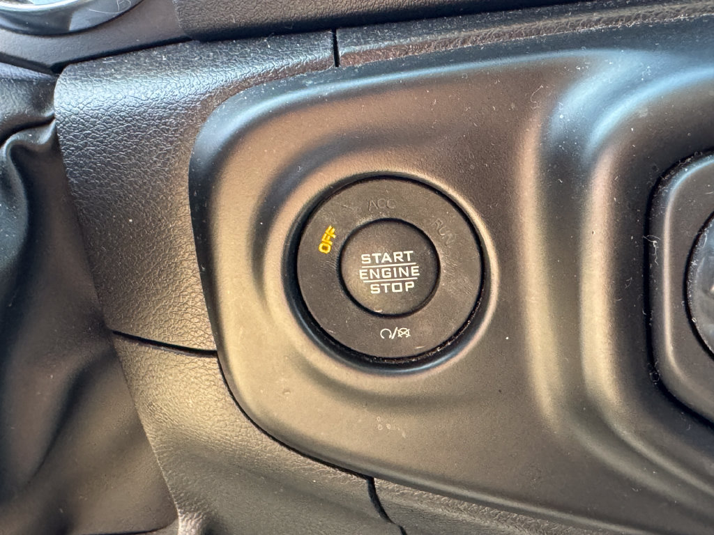 Used 2022 Jeep Wrangler Unlimited Sahara w/ Cold Weather Group AWD/4WD image 14