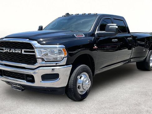 Used 2024 RAM 3500 Tradesman w/ Chrome Appearance Group AWD/4WD image 14