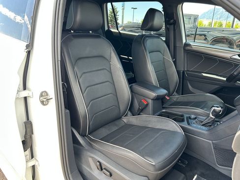 Used 2022 Volkswagen Tiguan SEL R-Line AWD/4WD image 18