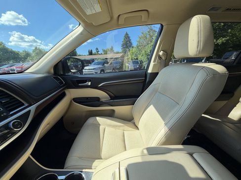 Used 2016 Toyota Highlander Limited Platinum AWD/4WD image 20
