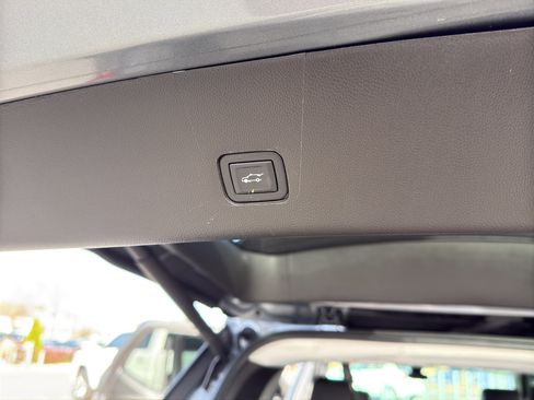 Used 2020 Chevrolet Traverse RS image 31