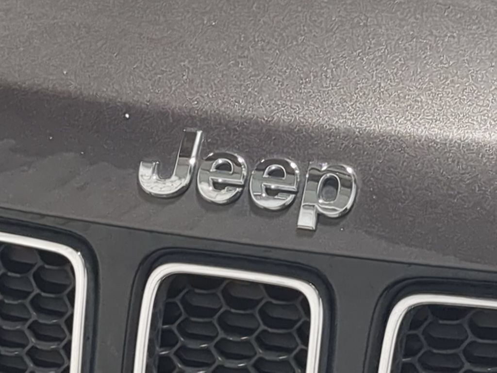 Used 2018 Jeep Compass Limited w/ Navigation Group FWD image 15