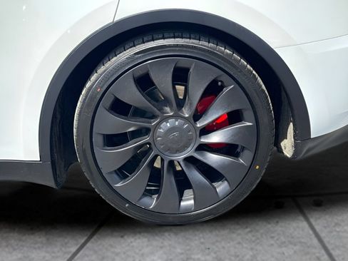 Used 2025 Tesla Model Y Performance AWD/4WD image 26
