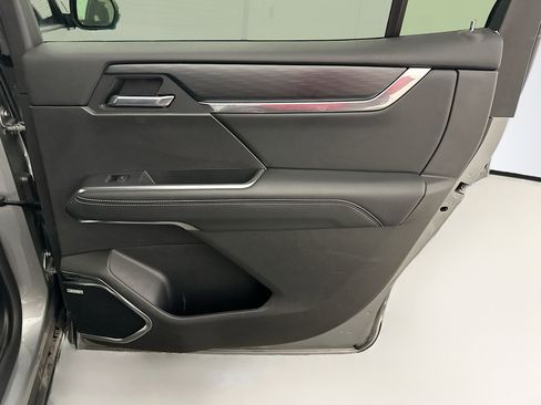 Used 2025 GMC Acadia Elevation image 33