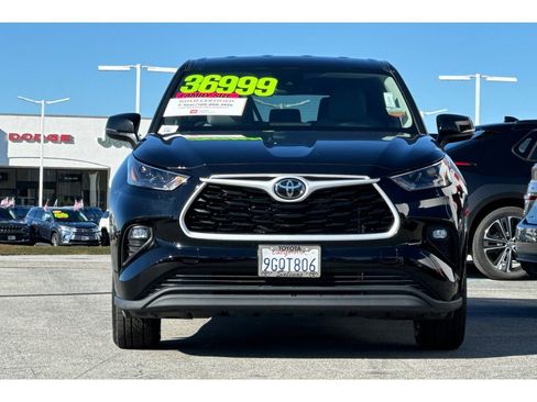 Used 2023 Toyota Highlander LE image 9